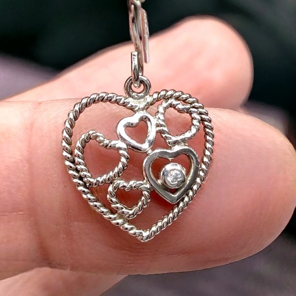 ❤️ Sterling GENUINE DIAMOND Heart Earrings - Picture 3 of 9